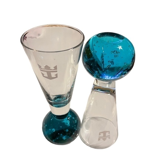 𝅺CORDIAL glasses pair Royal Caribbean logo. - Picture 5 of 5